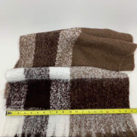 Renee’s NYC Plush Plaid Knit Chocolate Brown Blanket Scarf With Tassel Fringe - Picture 8 of 8